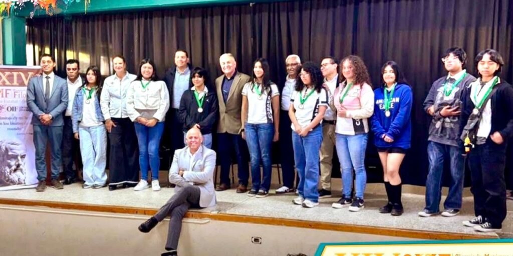 Estudiantes del COBAED Santiago parten a la Olimpiada Nacional de Filosofía