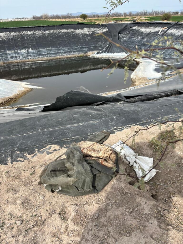 Presunto ladrón de nueces permanece en el estanque donde lo encontraron sin vida