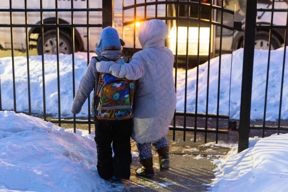 Niños migrantes en Minneapolis regresan a clases virtuales por miedo a redadas