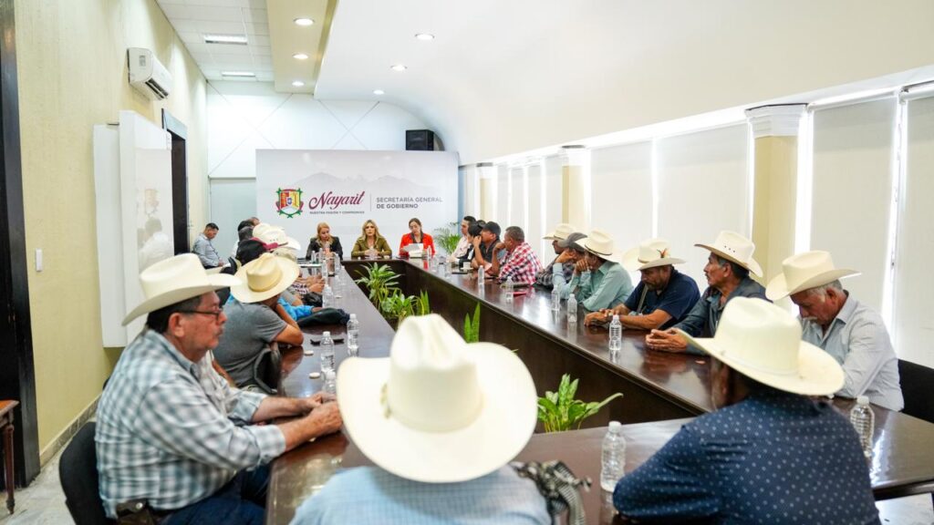Reunión de trabajo de 11 ejidos pertenecientes a Tepic con la Comisión Federal de Electricidad