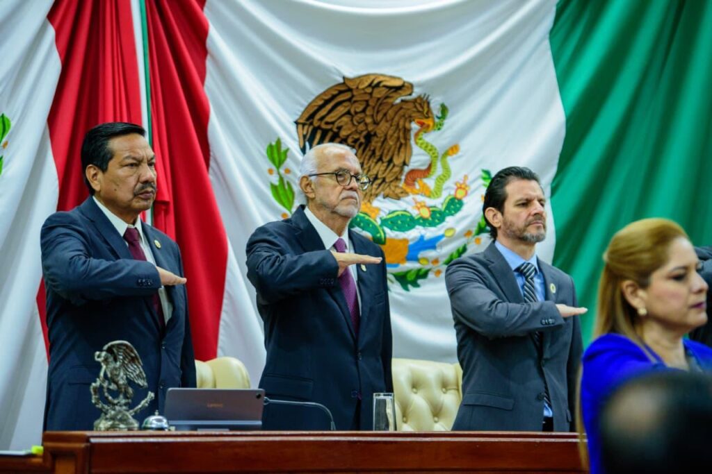 Miguel Ángel Navarro Quintero, acompañó a las y los diputados de la XXXIV Legislatura en la apertura del Segundo Periodo Ordinario de Sesiones