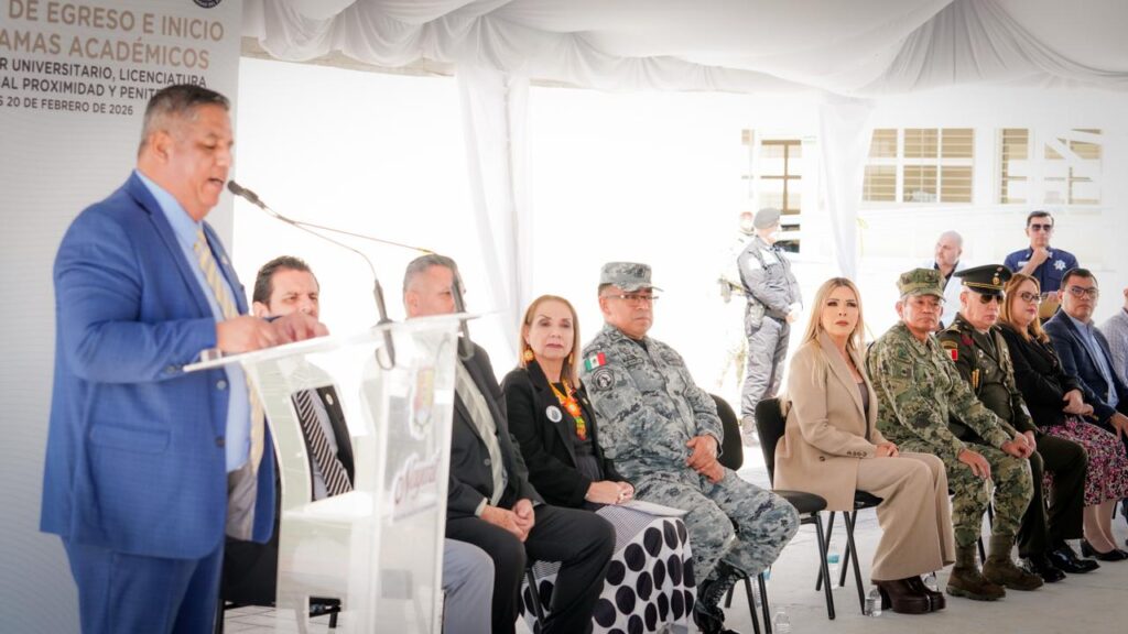 La secretaria general de Gobierno, Rocío Esther González García, asistió a la Ceremonia de Egreso del Instituto de Estudios Superiores en Seguridad del Estado de Nayarit.