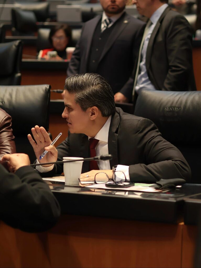 Que la democracia cueste menos y represente más: Pável Jarero