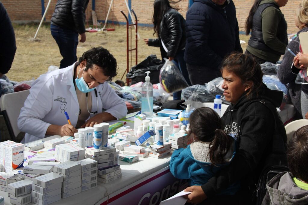 DIF Municipal lleva brigada «Espacios de Amor» a Llano Grande