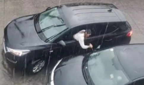 VIDEO: Mujer descubre infidelidad de su pareja y le destroza el auto