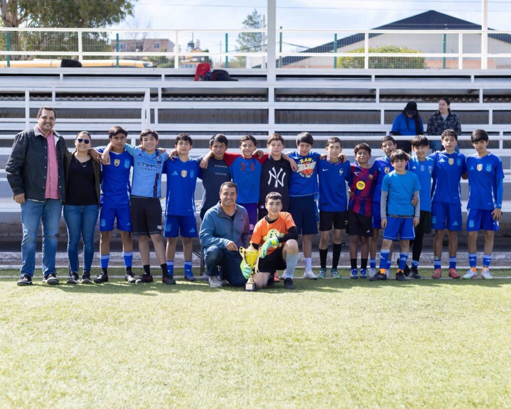 Juventud y talento brillan en las finales de fútbol en Tepehuanes