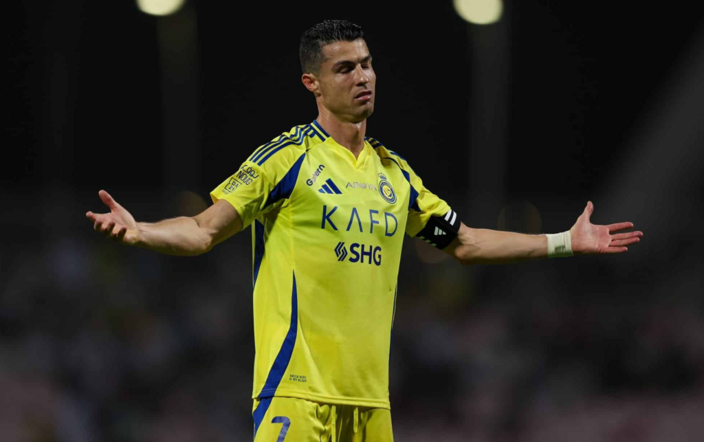Cristiano Ronaldo enciende alertas tras salir lesionado ante Al Fayha