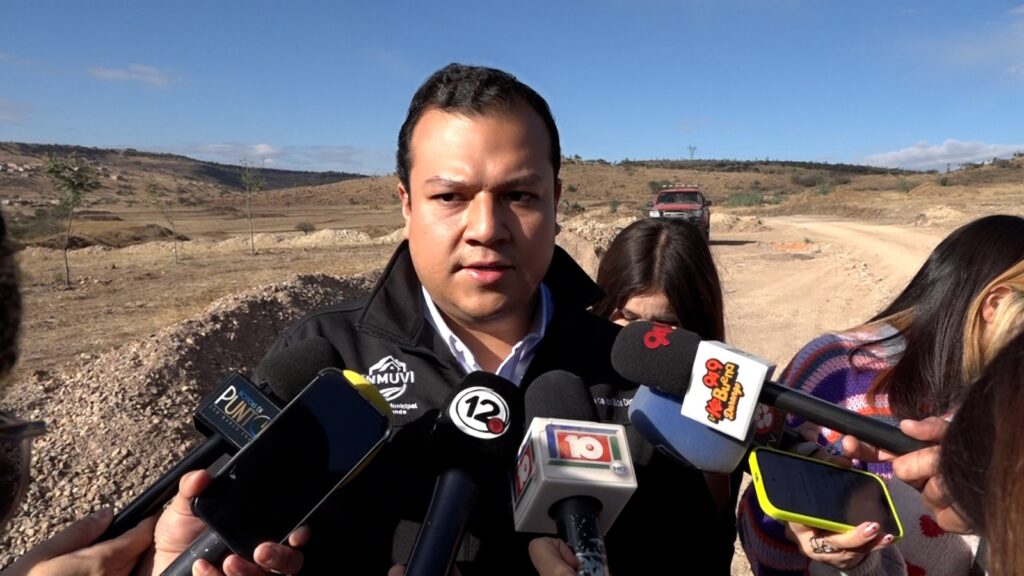 Pavimentación y servicios para más de mil familias en Tierra del Cine.