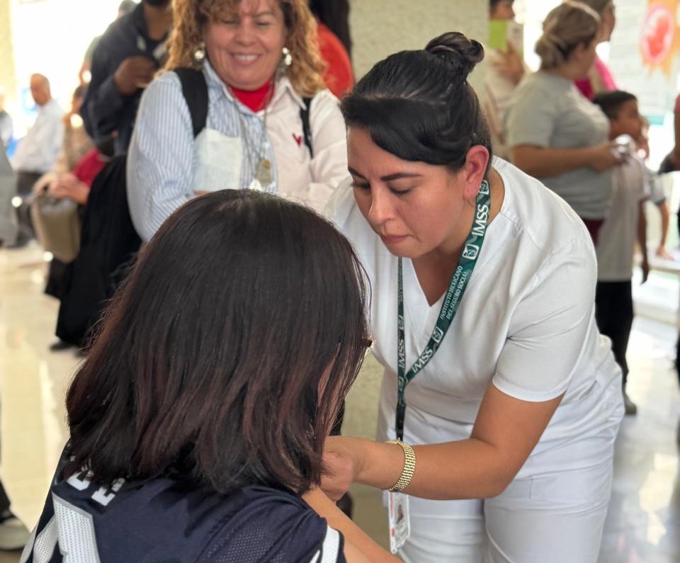 IMSS Durango llama a vacunarse contra el sarampión; hay dosis suficientes