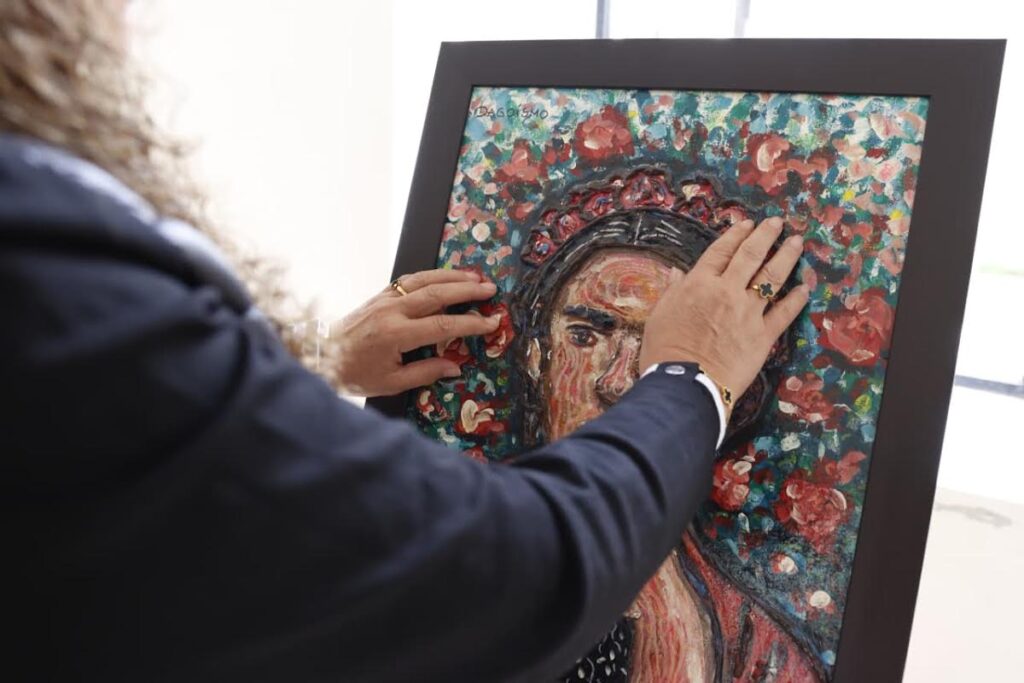 Tlaquepaque presenta exposición táctil incluyente dedicada a la mujer