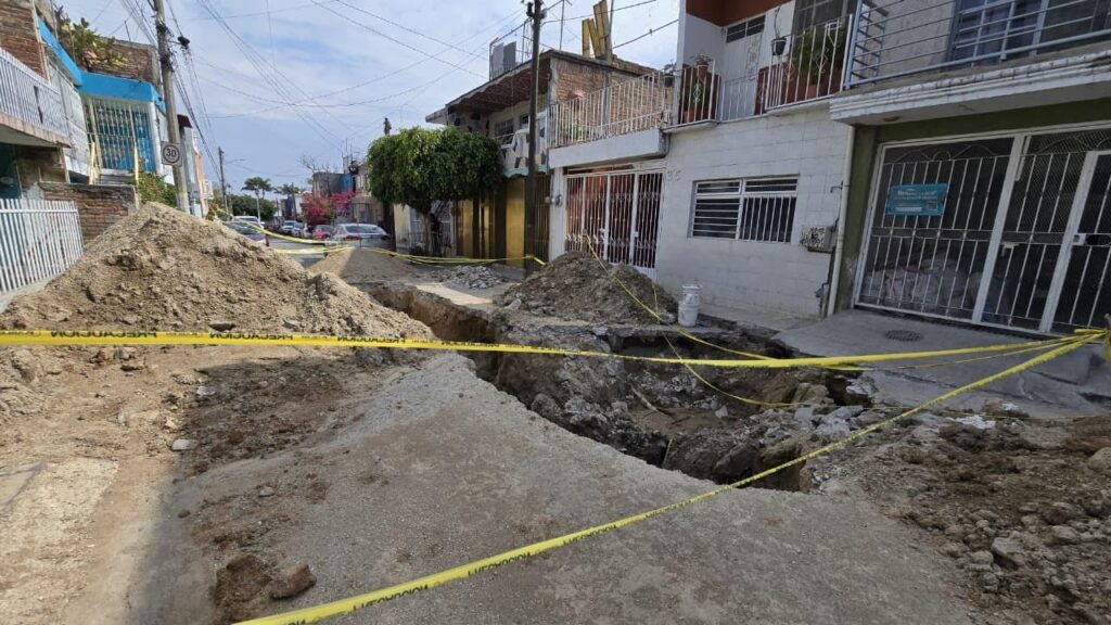 Tlaquepaque invertirá 5 millones de pesos para reparar socavón ante omisión del SIAPA