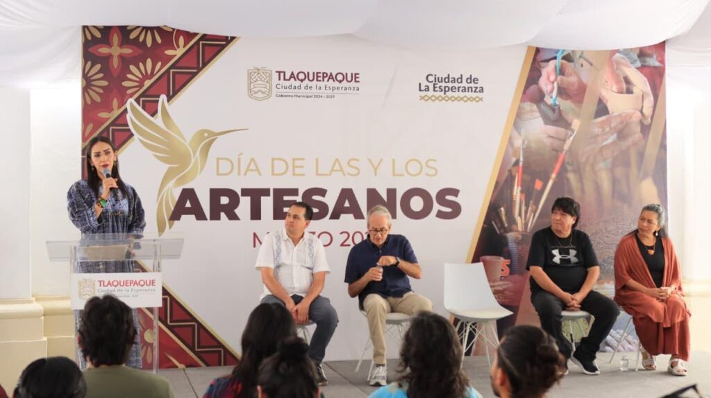 Tlaquepaque reúne a maestras y maestros del barro en el Congreso de Artesanas y Artesanos
