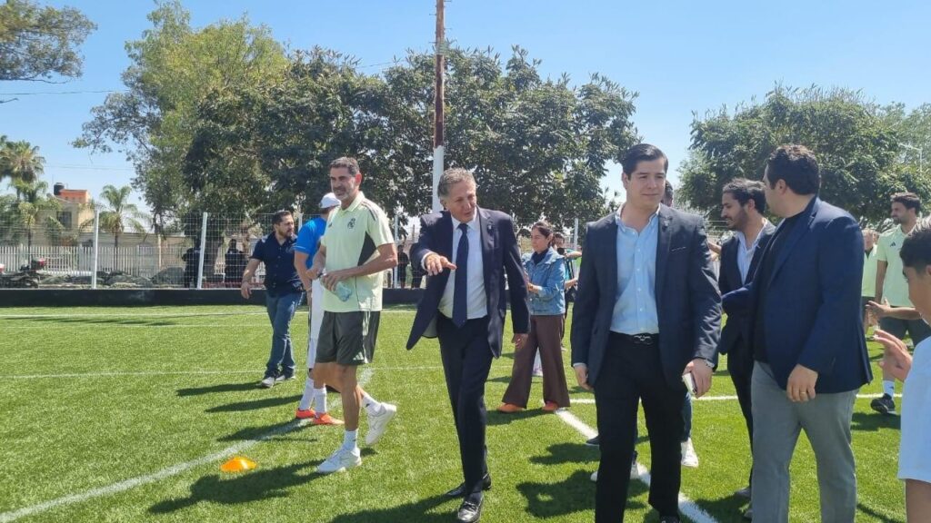 Zapopan recibe a leyendas del Real Madrid en clínica deportiva para niñas y niños
