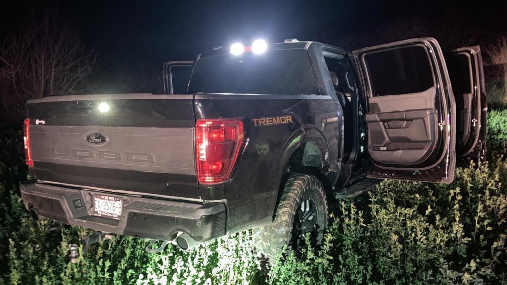 Persecución y captura de pareja con camioneta robada en Chihuahua