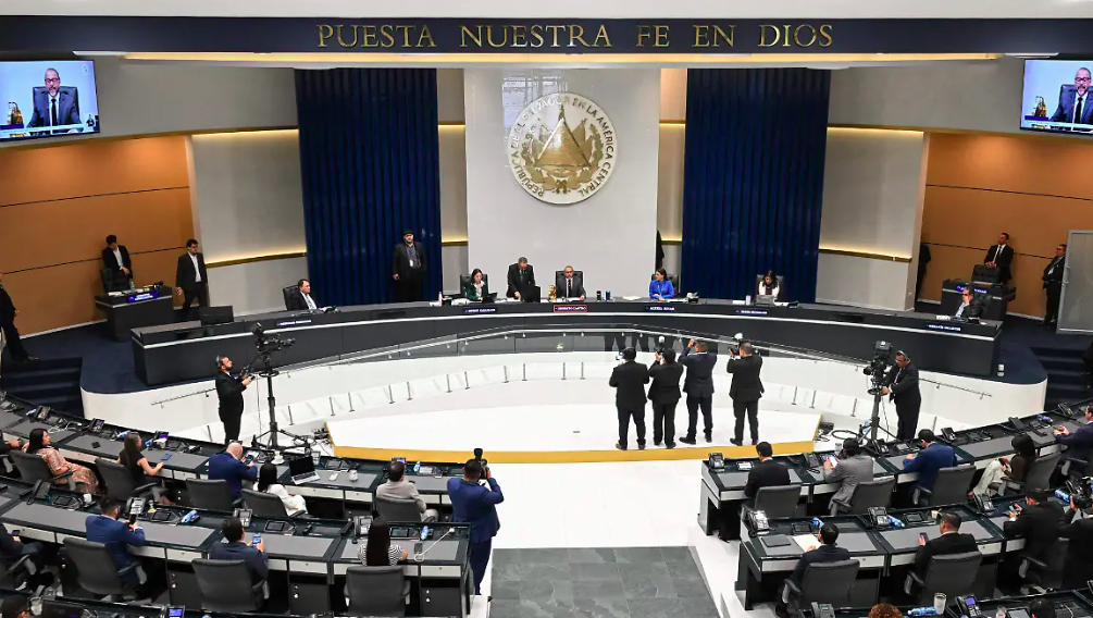 ONU exige a El Salvador dar marcha atrás a cadena perpetua para menores