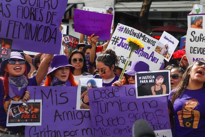 Miles de mujeres han tomado las calles de Guadalajara en el 8M entre protestas pacíficas y episodios de vandalismo