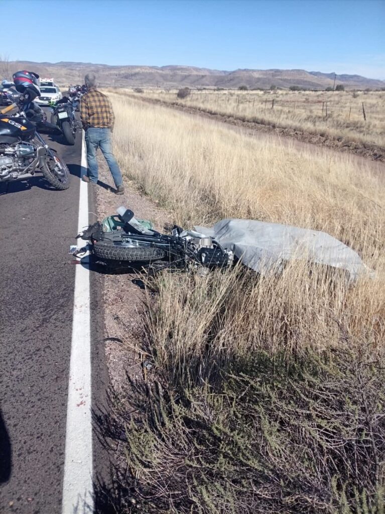 Choque de motocicletas deja dos muertos en Chihuahua