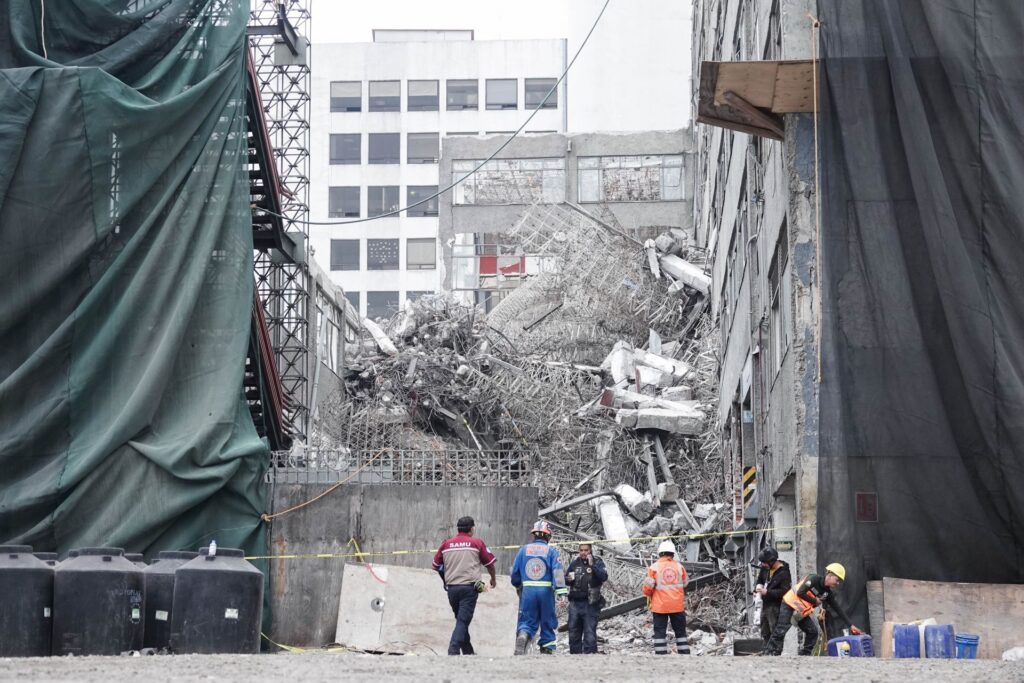 Confirman primera víctima mortal tras colapso de edificio en San Antonio Abad