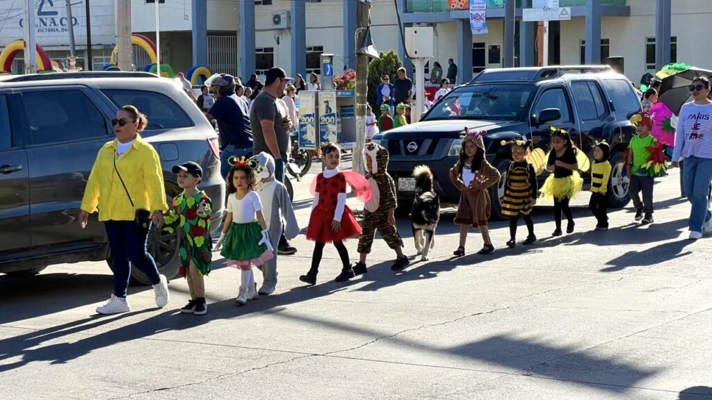 Realizan desfile de primavera con participación de preescolares en Guadalupe Victoria