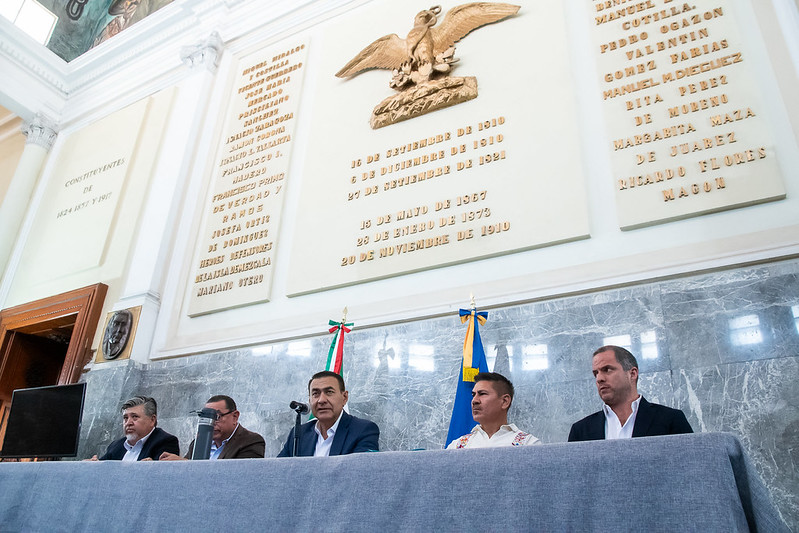 Gobierno de Jalisco acuerda aumento salarial de hasta 6% para servidores públicos en 2026