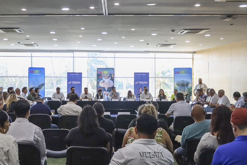 Refuerzan estrategia económica en Puerto Vallarta con apoyos y financiamiento a empresas