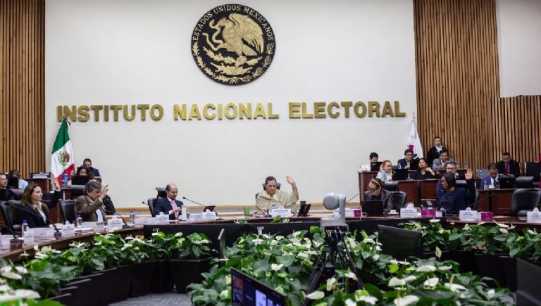 INE mejora plataforma para confirmar credencial para votar en el extranjero