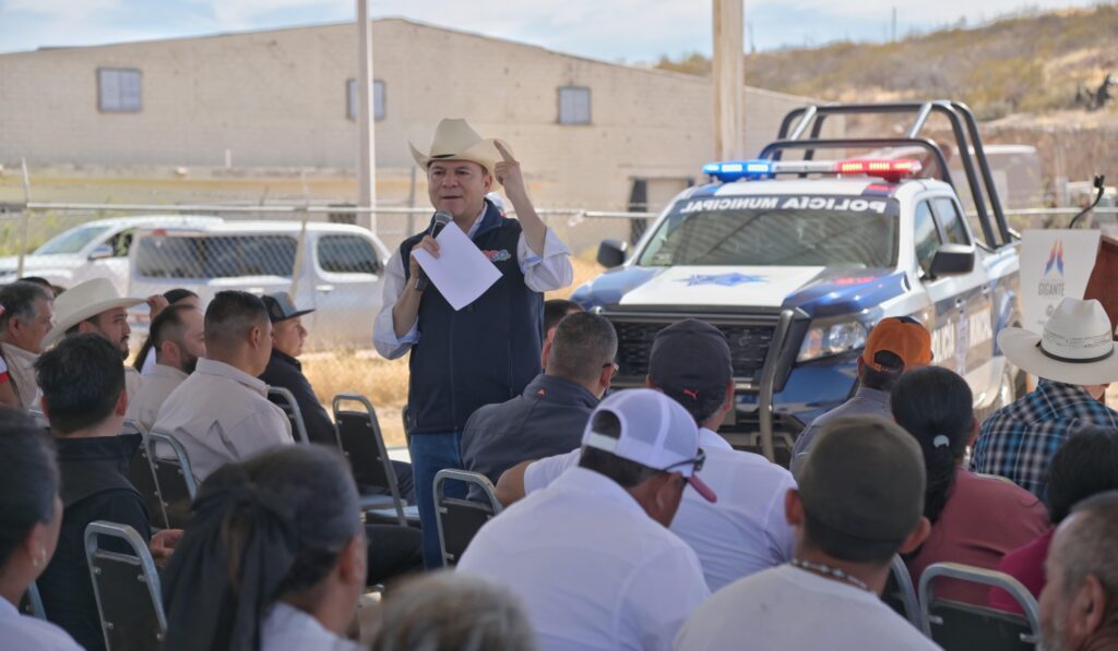 Esteban Villegas lleva obras y plantea inversión para San Luis del Cordero