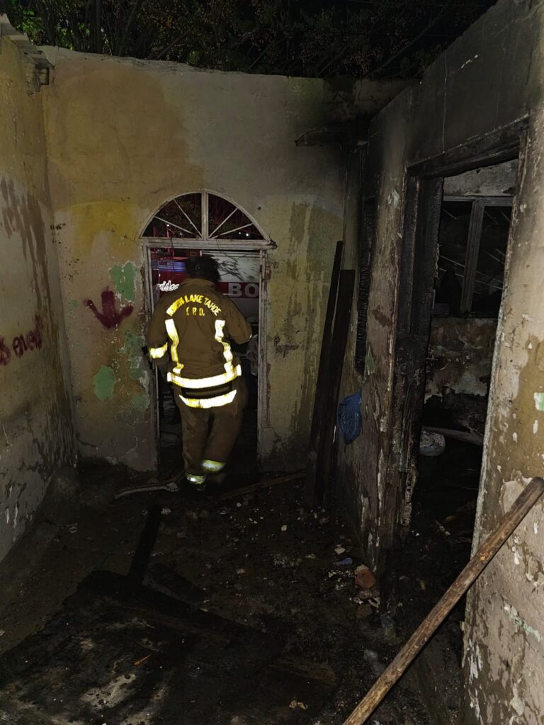 Arde vivienda abandonada en la Heroes de la Revolución