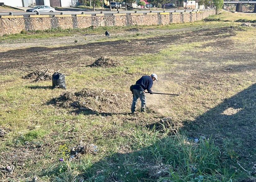 Gobierno de Parral realiza jornada integral de limpieza en el río parral
