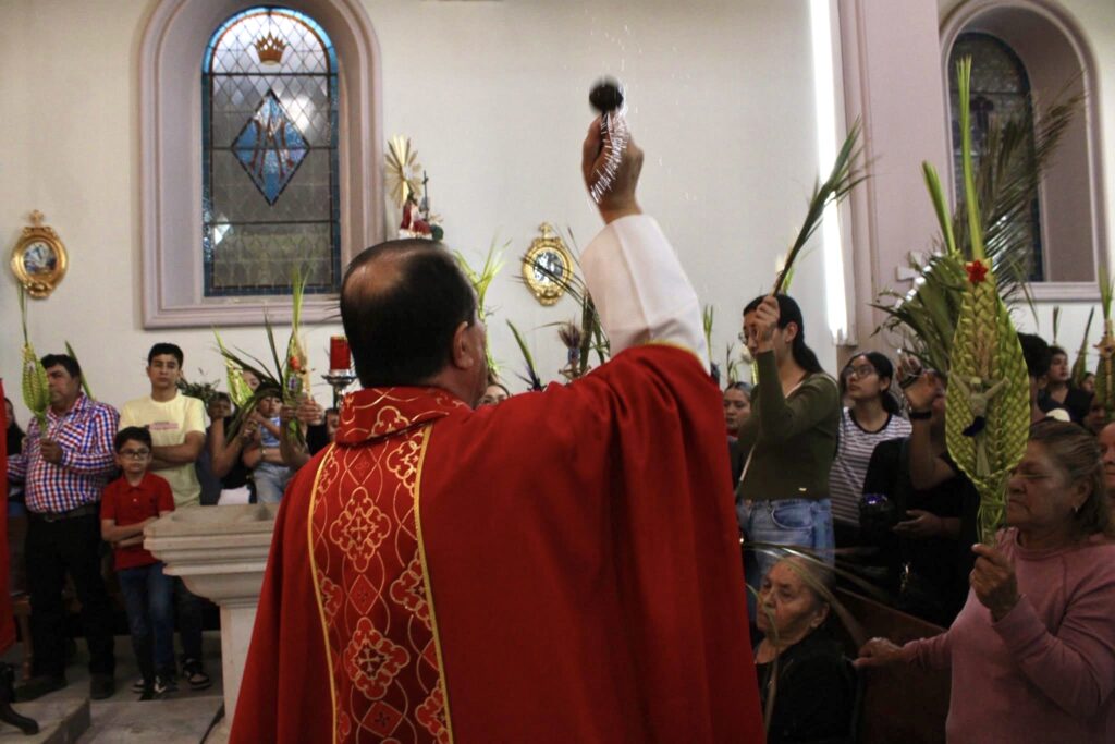 Inicia Semana Santa con celebración del Domingo de Ramos en la parroquia Ntra. Sra de Guadalupe