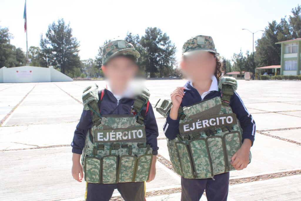 Un día de sonrisas, juegos y aventuras en el 85/o. Batallón de Infantería pasaron niños de CADI