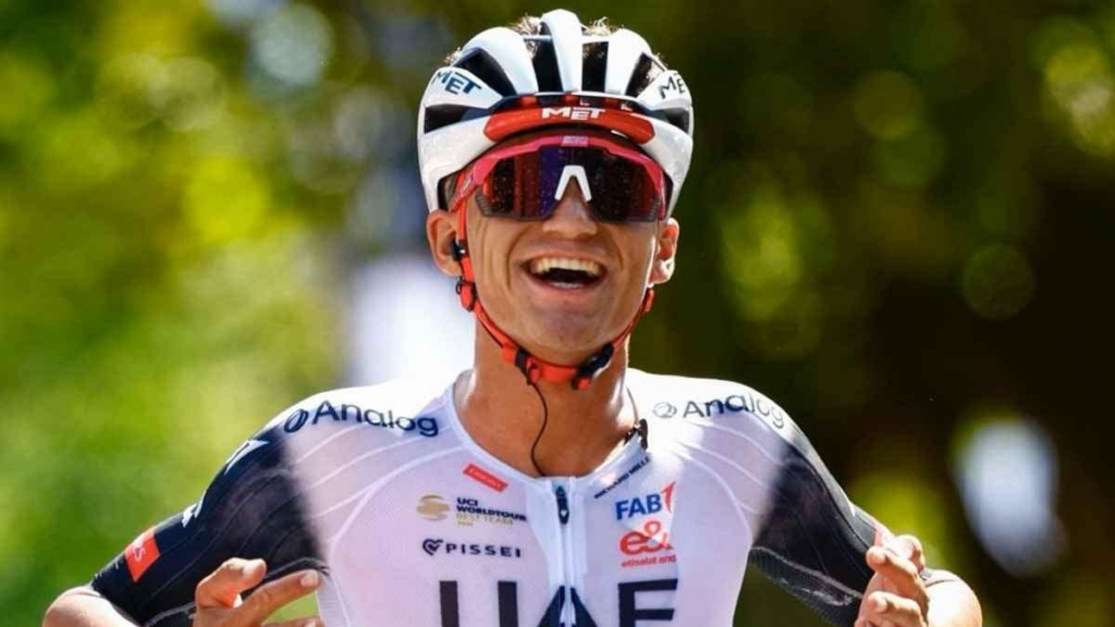 Isaac del Toro ya es el segundo mejor ciclista del mundo