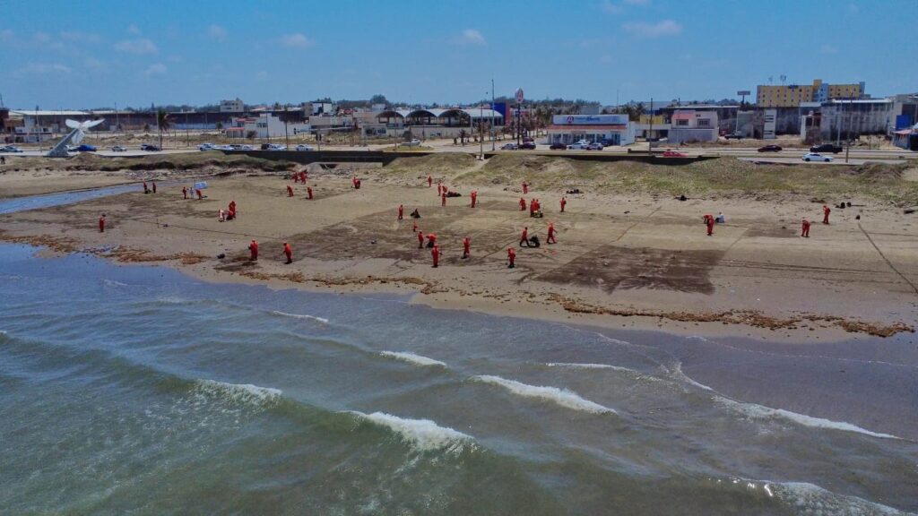 Gobierno intensifica acciones tras derrame de hidrocarburos en el Golfo de México