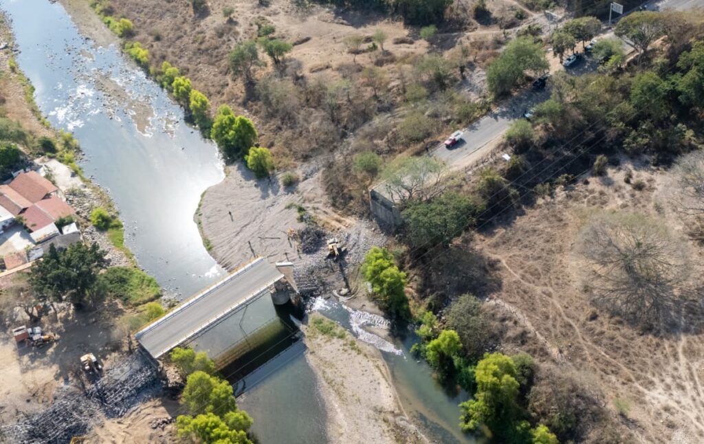 Explosión en obras del puente La Desembocada deja un muerto y un herido en Puerto Vallarta