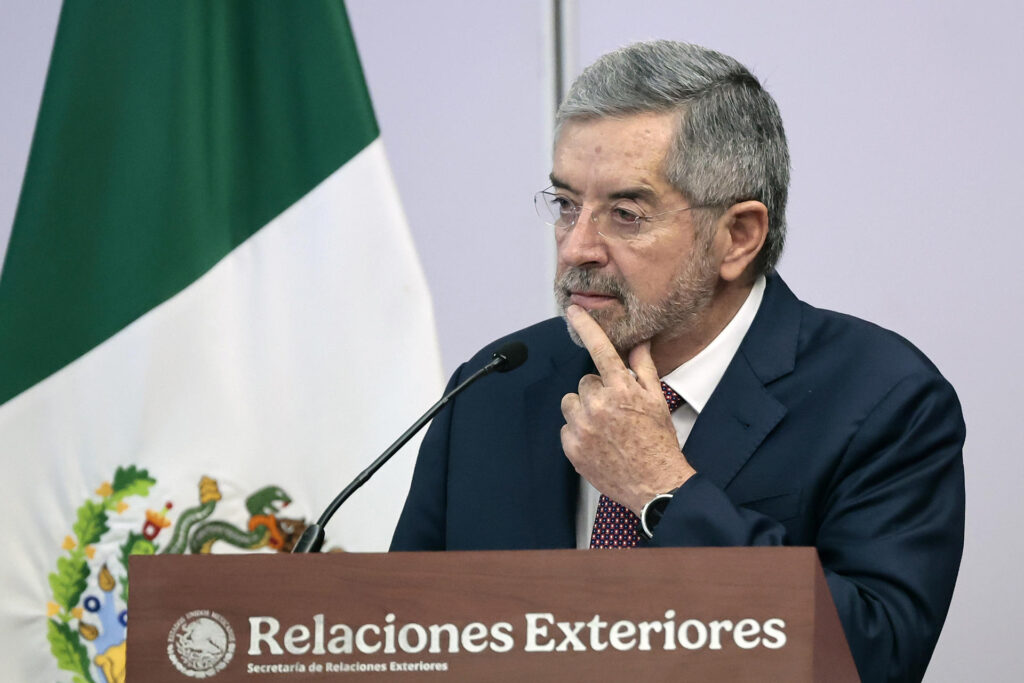 México exige a EU investigar muerte de connacional bajo custodia de ICE
