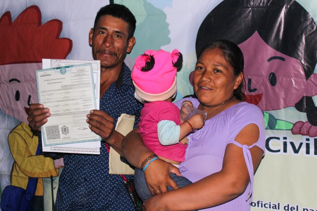 Registro Civil entrega 900 actas gratis en zona indígena de El Mezquital