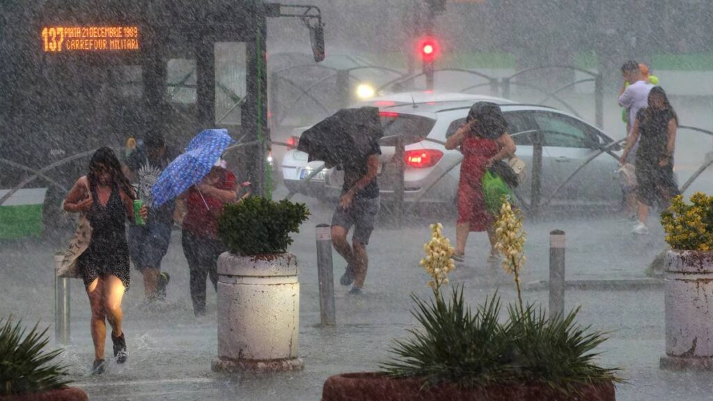 Vaguada y baja presión provocarán tormentas y descenso de temperatura hasta el jueves