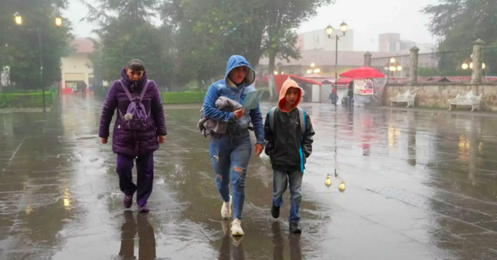 Frente Frío 40 Impacta México con Intensas Lluvias