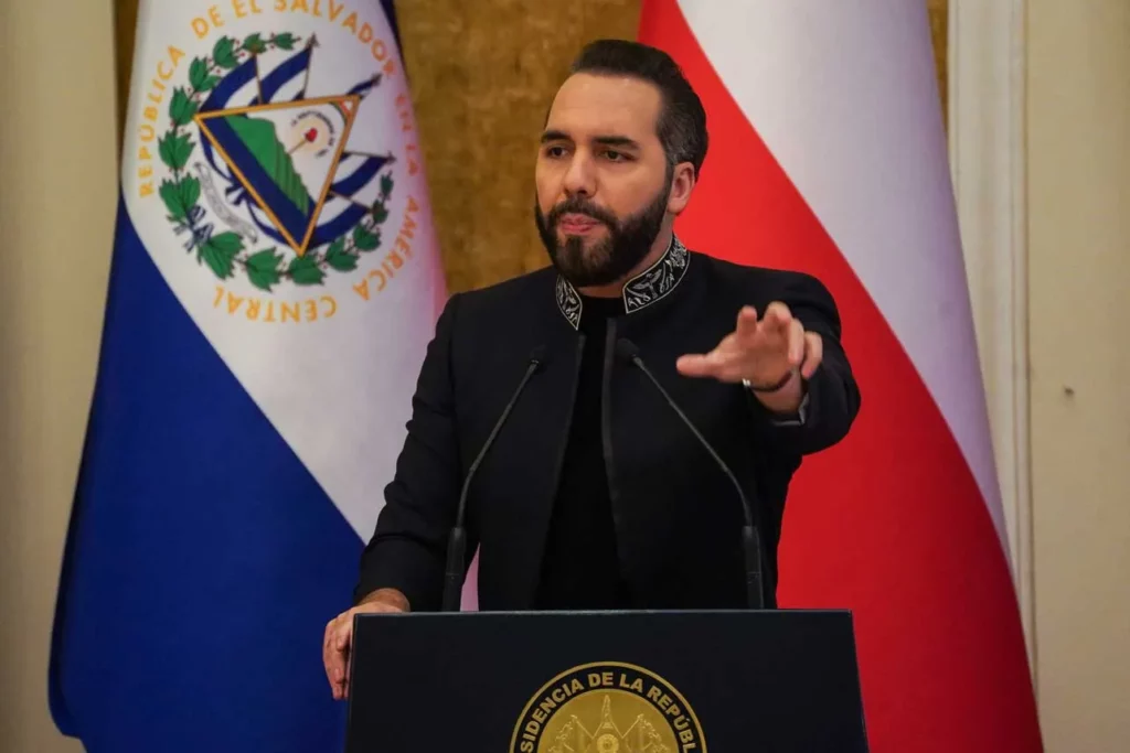 Bukele propone cadena perpetua para menores hom¡c¡das y v¡0ladores