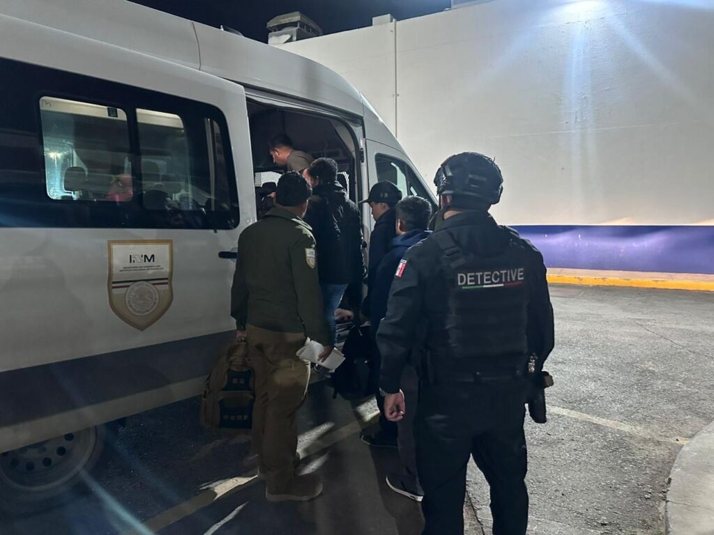 Rescatan a seis migrantes retenidos en vivienda en Ciudad Juárez