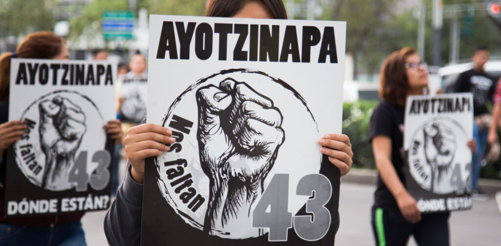 Juzgado ordena a Sedena entregar información completa sobre el caso Ayotzinapa