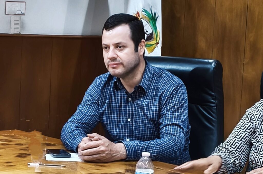 “¿Quién informa mal a la presidenta?”: César Rivas por crisis del frijol