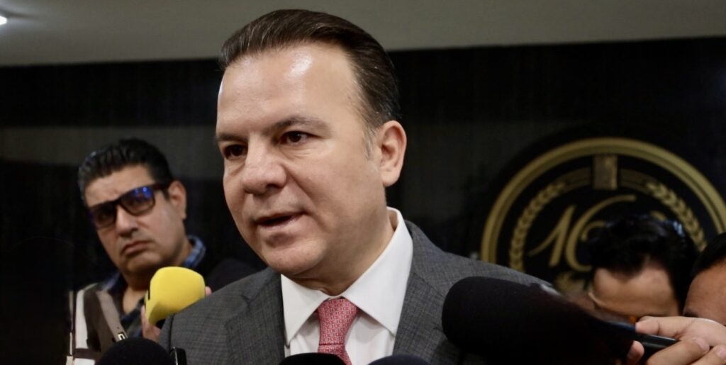 Villegas ve error adelantar revocación a 2027; advierte “golpeteo” a Sheinbaum