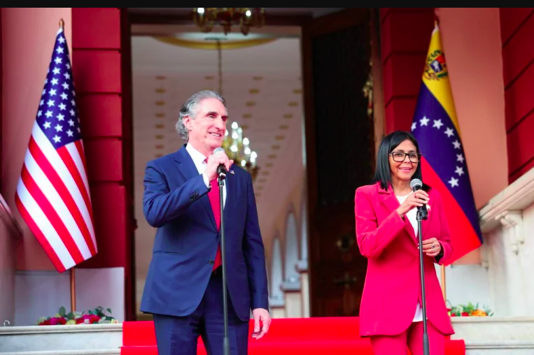 Estados Unidos y Venezuela Restablecen Relaciones Diplomáticas