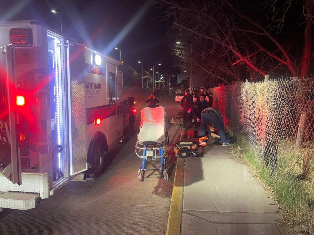 Motociclista resulta lesionado tras chocar contra objeto fijo en Santiago