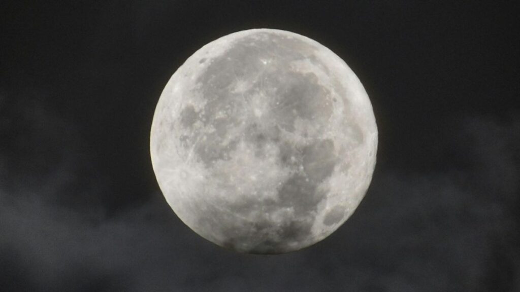 Luna de Gusano iluminará el cielo en marzo: ¿Cuándo se podrá ver?