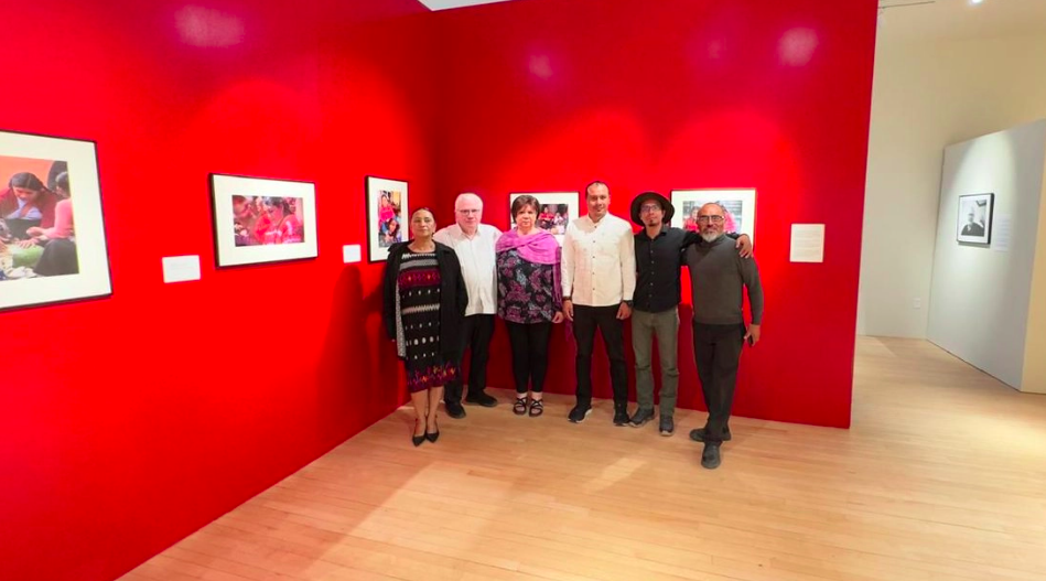 Tres fotógrafos mexicanos llevan el carnaval de Tenejapa a museos de Estados Unidos