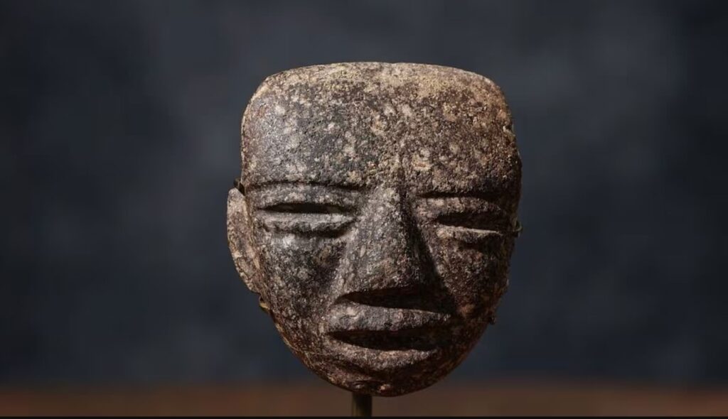 Subastarán máscara maya en Barcelona