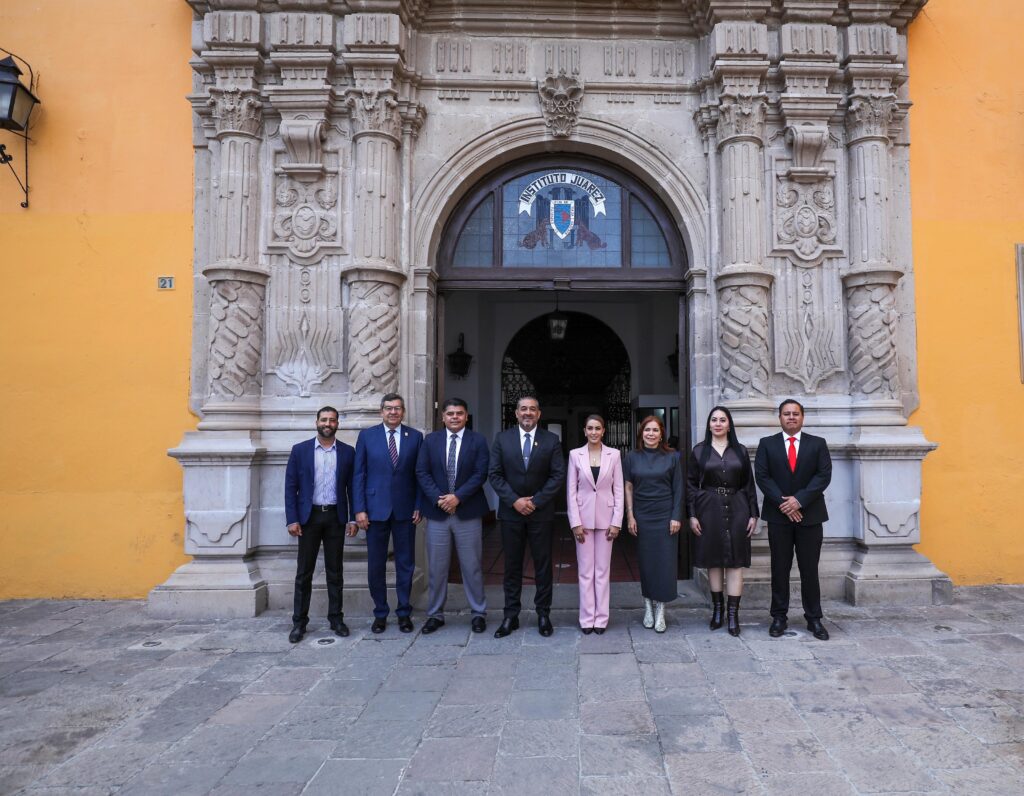 DIF Estatal y UJED firman convenio para que estudiantes apoyen programas sociales en Durango