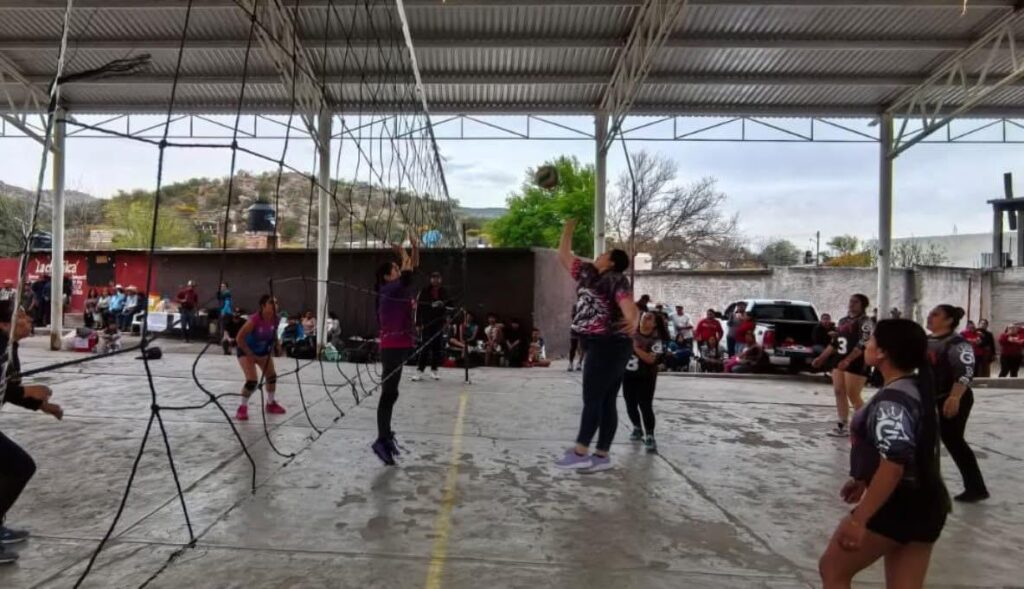 “Deporte para el Pueblo” llega a Cuevecillas y reúne a familias de la región